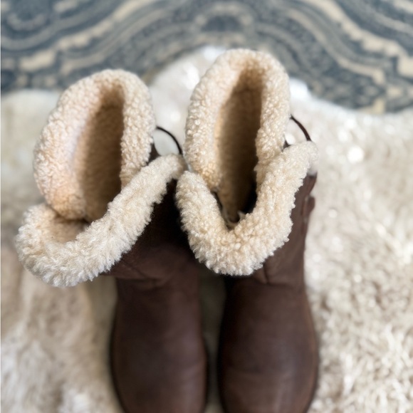 Ugg Akadia Boot in Brown Size 8 - Picture 8 of 12